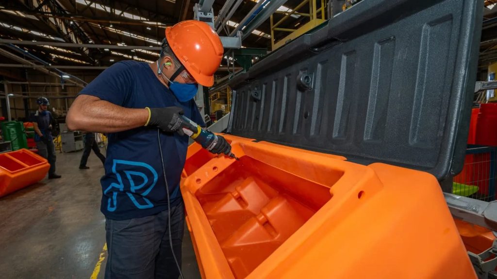 Uma indústria que fabrica peças rotomoldadas
