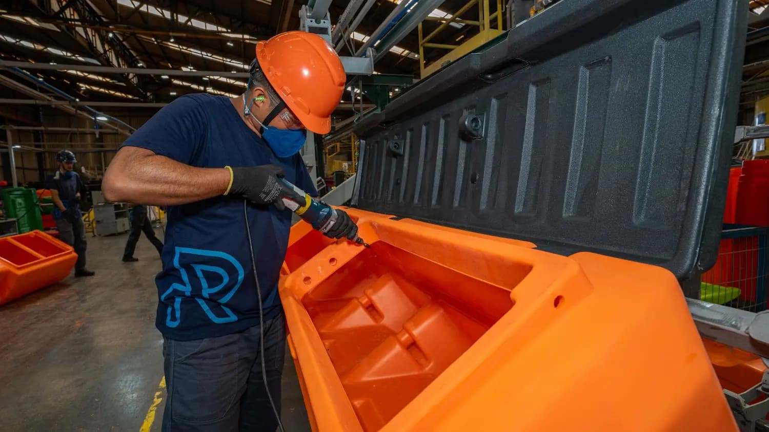 Uma indústria que fabrica peças rotomoldadas