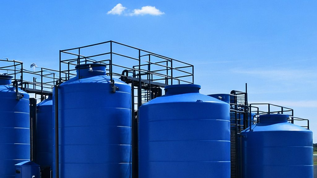 Reservatórios industriais azuis para aplicações em saneamento e elevatórias de esgoto